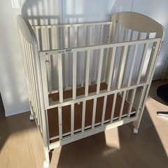 KATOJI キャスター付き　ベビーベッド（60x90)ホワイトの画像