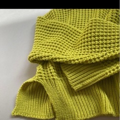 新品未使用品タートルネックニットセーターの画像