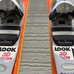 【助けてください😂】スキー板の画像