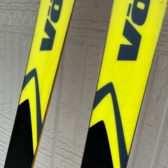 【助けてください😂】スキー板の画像