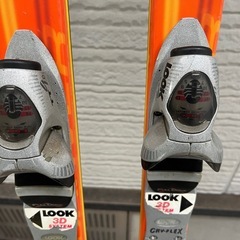 【助けてください😂】スキー板の画像