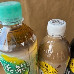 ③コカコーラ爽健美茶ジョージアブラックカフェラテセットの画像