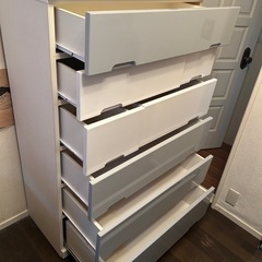 洋服タンスの画像