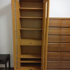扉付き本箱の画像