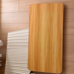 突っ張り棒・折りたたたみ洗濯籠・折りたたみ机の画像