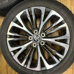 ヤリスクロス　18インチ純正タイヤホイールの画像