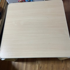 こたつテーブルの画像