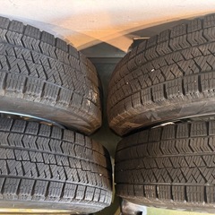 ス
タッドレスタイヤアルミ付き １７５-７０-１４　ＶＲＸ２の画像