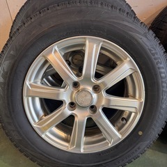 ス
タッドレスタイヤアルミ付き １７５-７０-１４　ＶＲＸ２の画像