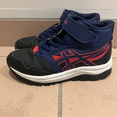 アシックス冬靴　男児　23.5㎝の画像
