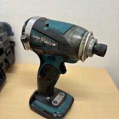 マキタ　インパクトドライバー　箱付きの画像