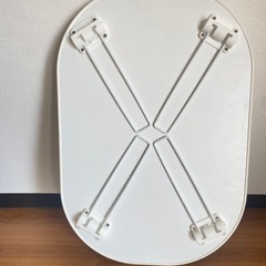 折りたたみテーブルの画像