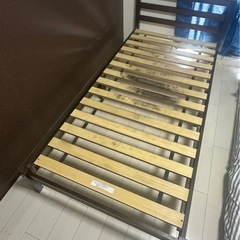シングル
ベッドの画像