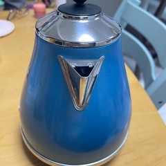 DeLonghi 電気ケトル　あお青の画像