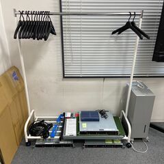 ハンガーラックの画像