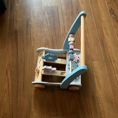 ベビー用の歩行器のおもちゃをお譲りしますの画像