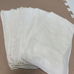 哺乳瓶　ガーゼハンカチ　消毒セットの画像