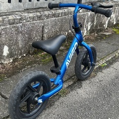 ＜美品＞トイザらス・AVIGO・トレーニングバイク青の画像