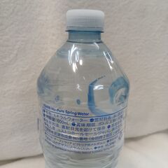 海外・日本製品のサルベージ品　pure spring water　オーストラリア産ミネラルウォーター　600ml　１本の価格です。の画像