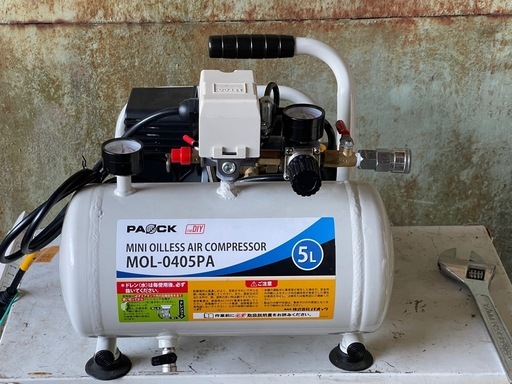 ★美品ミニオイルレスエアコンプレッサ