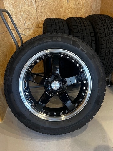 ハリアー60系　18インチ  スタッドレスタイヤ