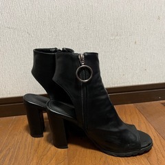 靴　ショートブーツ　レザー　23.5 レディース　靴　の画像