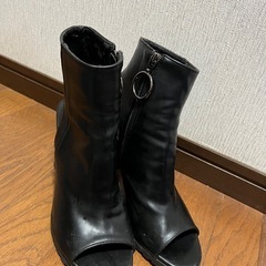 靴　ショートブーツ　レザー　23.5 レディース　靴　の画像