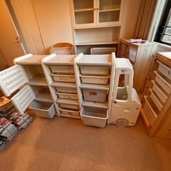 プラスチックキッズ用収納棚の画像