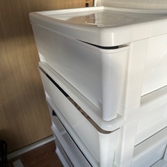 収納ケース4段の画像
