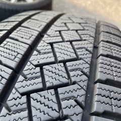 195/65 R15 ピレリ アイスゼロ アシンメトリコ スタッドレス4本セット ホイールナット付きの画像