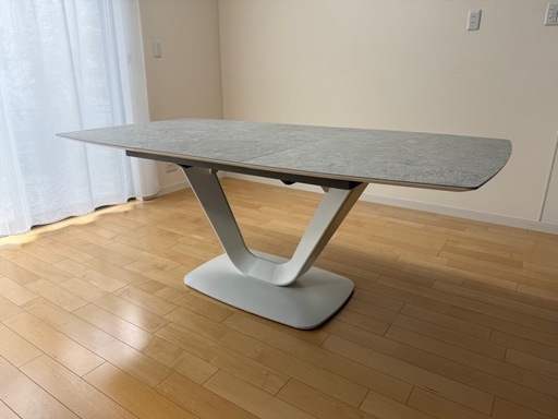 BoConcept Alicante 伸長式ダイニングテーブル