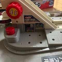 トミカワールド トミカと走ろう！ぐるぐるバスタウンの画像