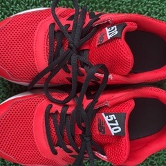 ニューバランス　スポーツシューズ