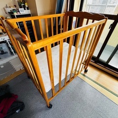 ベビーベッドの画像
