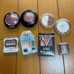 CHANEL & LANCOME などのメイクアップセットの画像