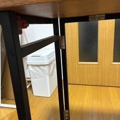 折りたたみデスクの画像