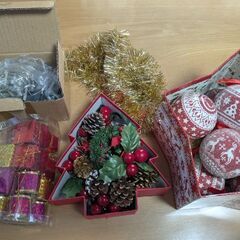クリスマスツリー＆オーナメント＆ライトの画像