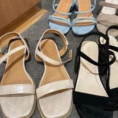 靴サンダル、スニーカー、パンプスの画像