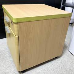 【美品】キャスター付チェストの画像