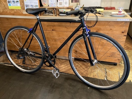 防犯登録無料！前後タイヤ・チューブ新品！7段変速　700×28cクロスバイク　マットブラック