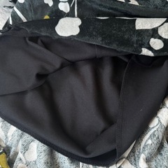 花柄長袖ひざ丈ワンピースの画像