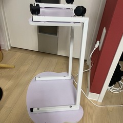 サイドテーブル、歪んでいますの画像