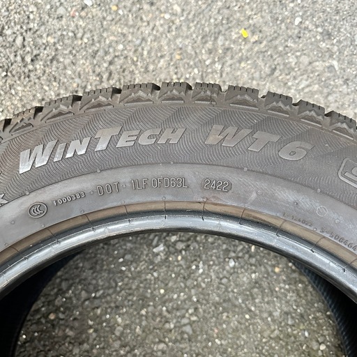 2022年製 バリ溝 スタッドレス Viking 235/60R18 SUVサイズ