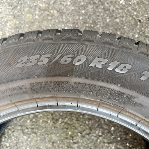 2022年製 バリ溝 スタッドレス Viking 235/60R18 SUVサイズ