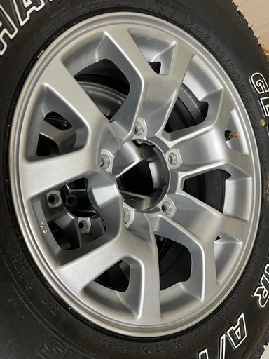 JB74
ジムニーシエラほぼ新品！    長野市内配達可能‼️  74シエラ 純正ホイール、ジオランダーAT 5本セット美品です。