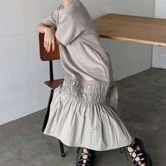 オシャレな異素材ワンピースの画像