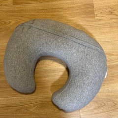 クイーンローズ 授乳クッション の画像