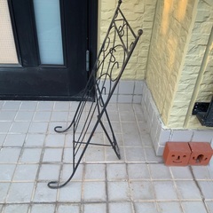 ハンギングバスケットフラワースタンドの画像