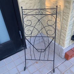 ハンギングバスケットフラワースタンドの画像