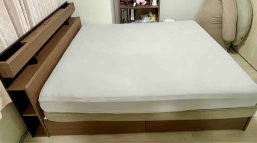 クイーンベッド・マットレス(ニトリ)